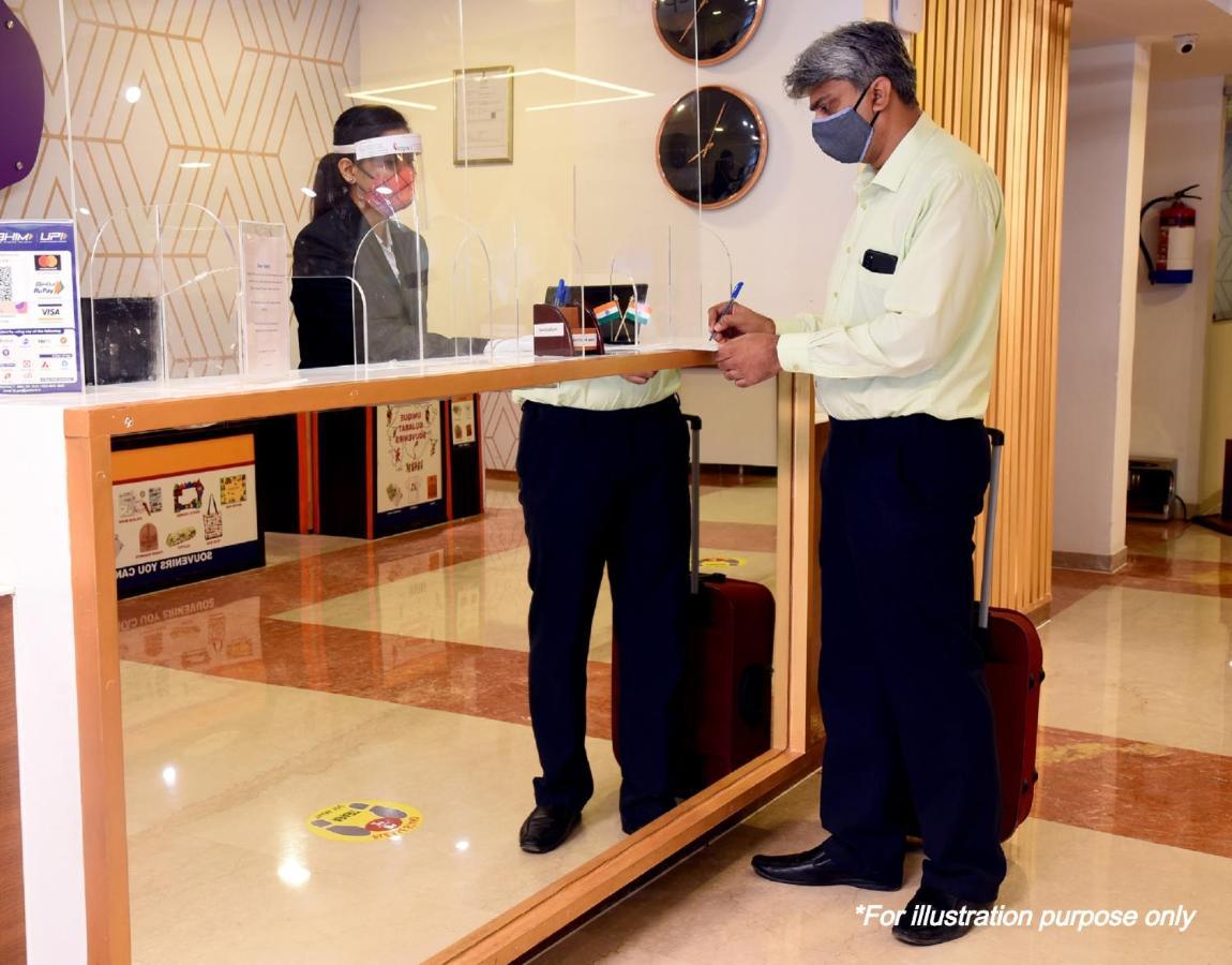 Hotel O R Square Inn Hyderabad Exteriör bild