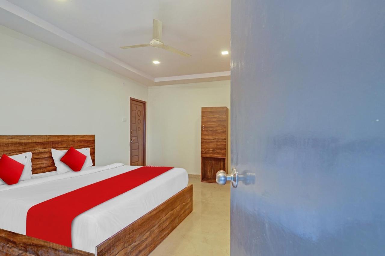 Hotel O R Square Inn Hyderabad Exteriör bild