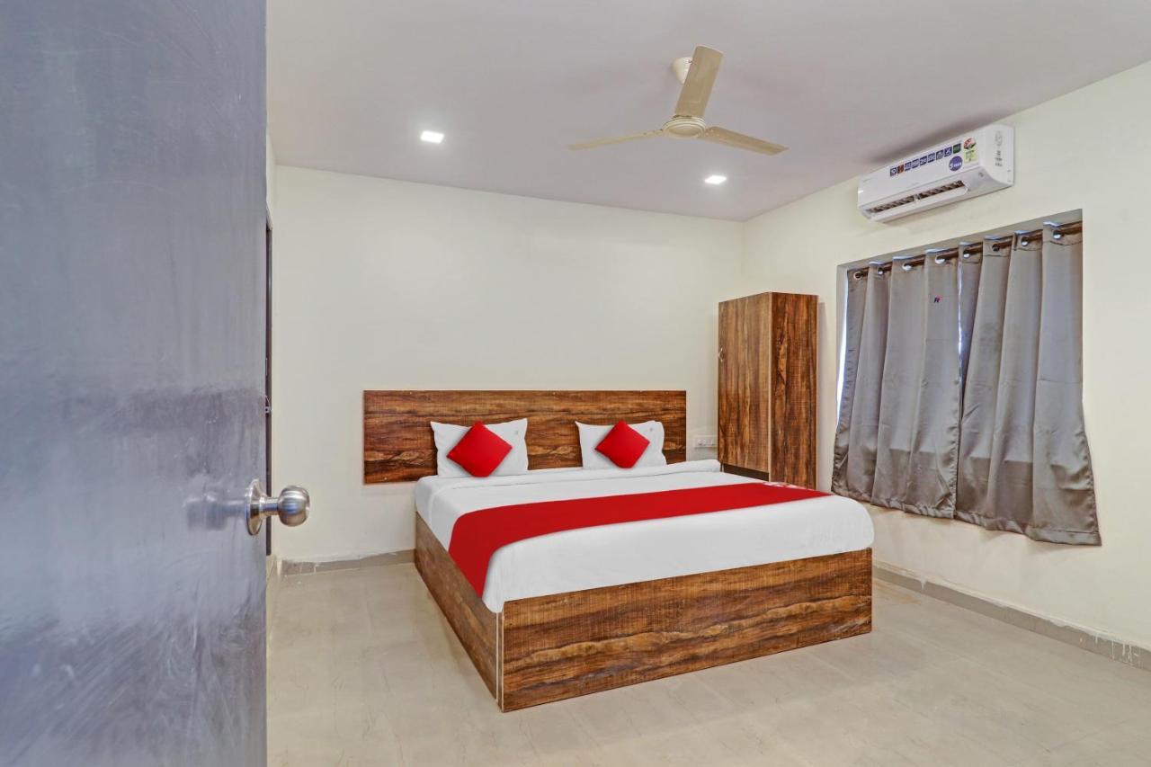 Hotel O R Square Inn Hyderabad Exteriör bild