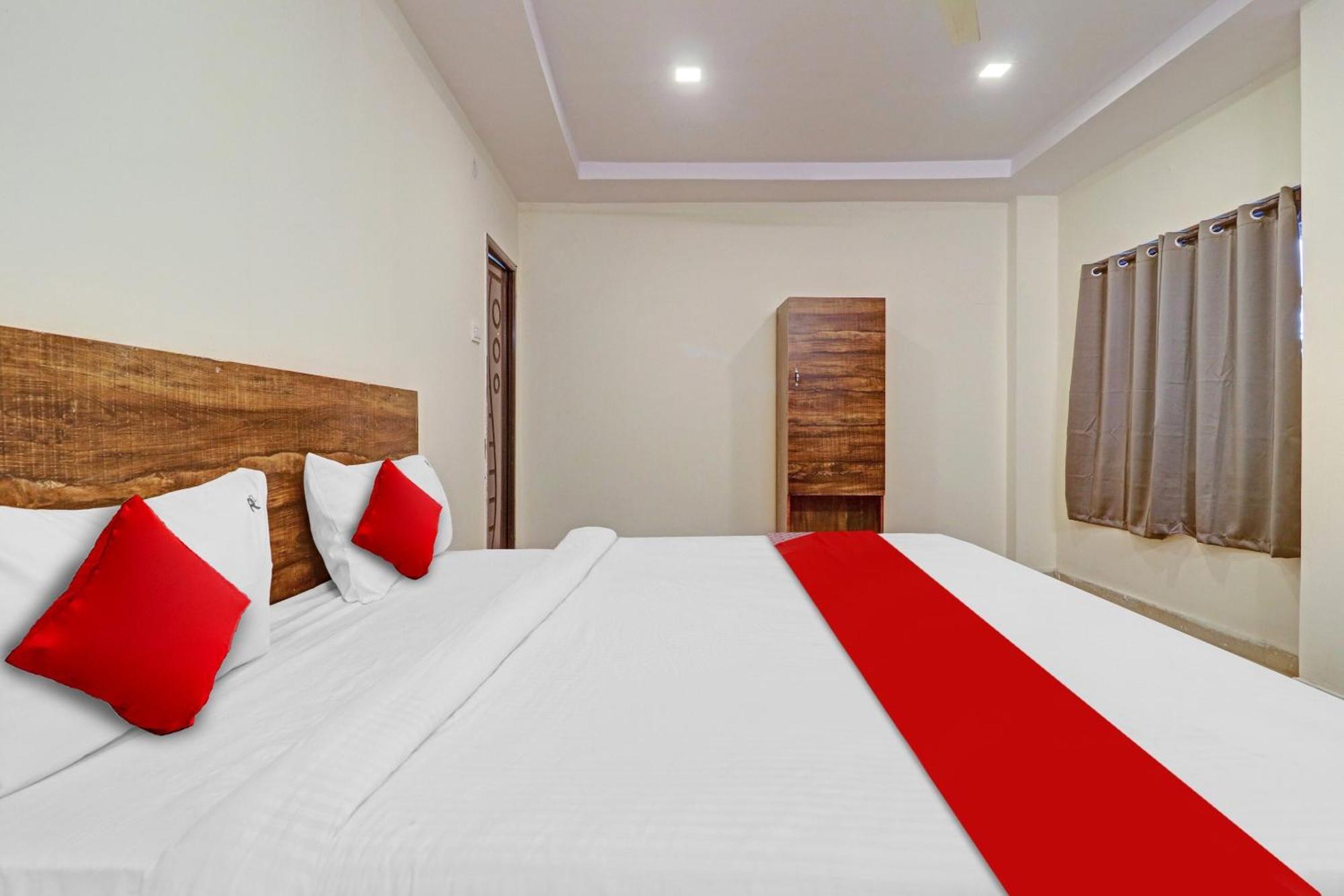 Hotel O R Square Inn Hyderabad Exteriör bild