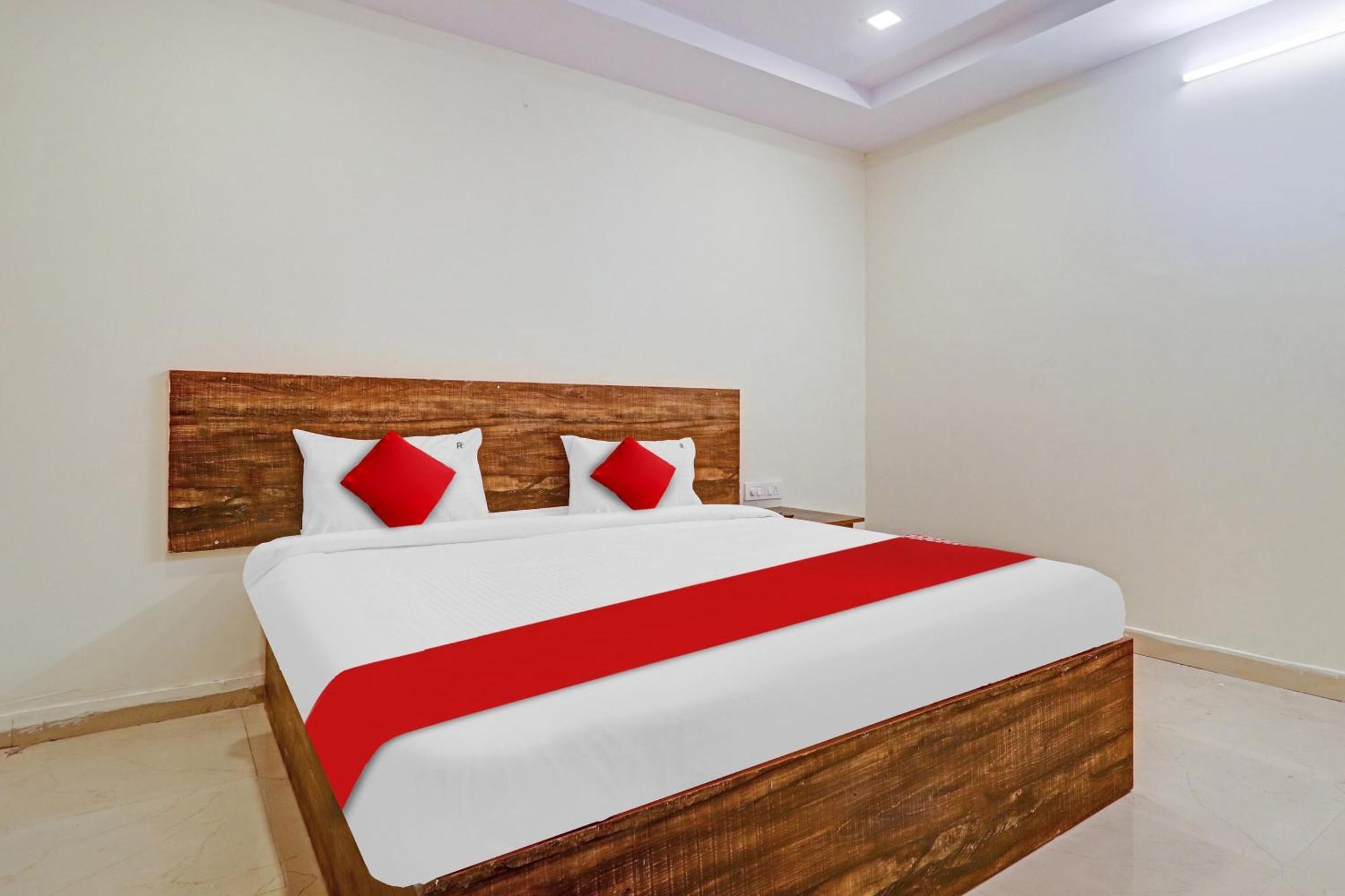 Hotel O R Square Inn Hyderabad Exteriör bild