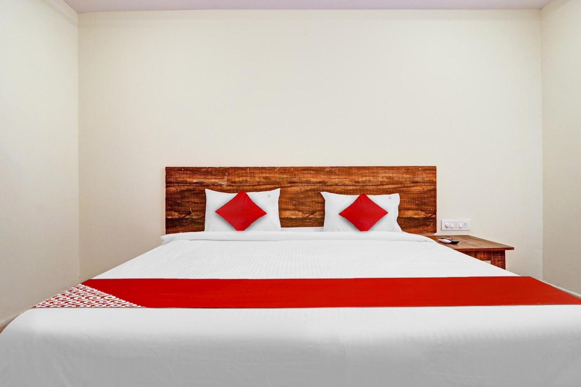 Hotel O R Square Inn Hyderabad Exteriör bild