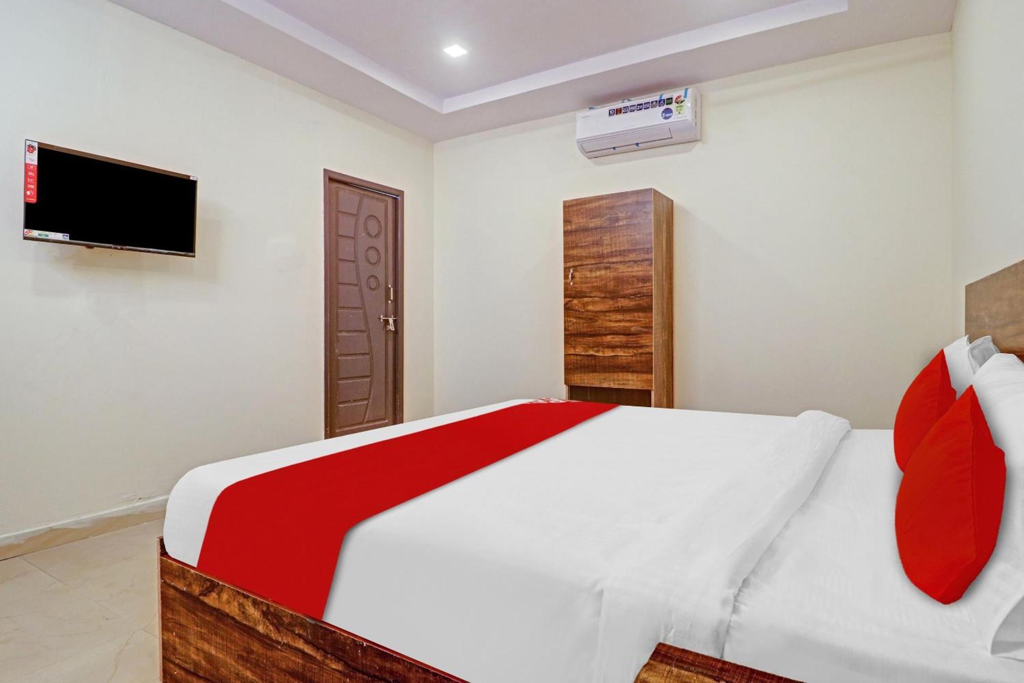 Hotel O R Square Inn Hyderabad Exteriör bild
